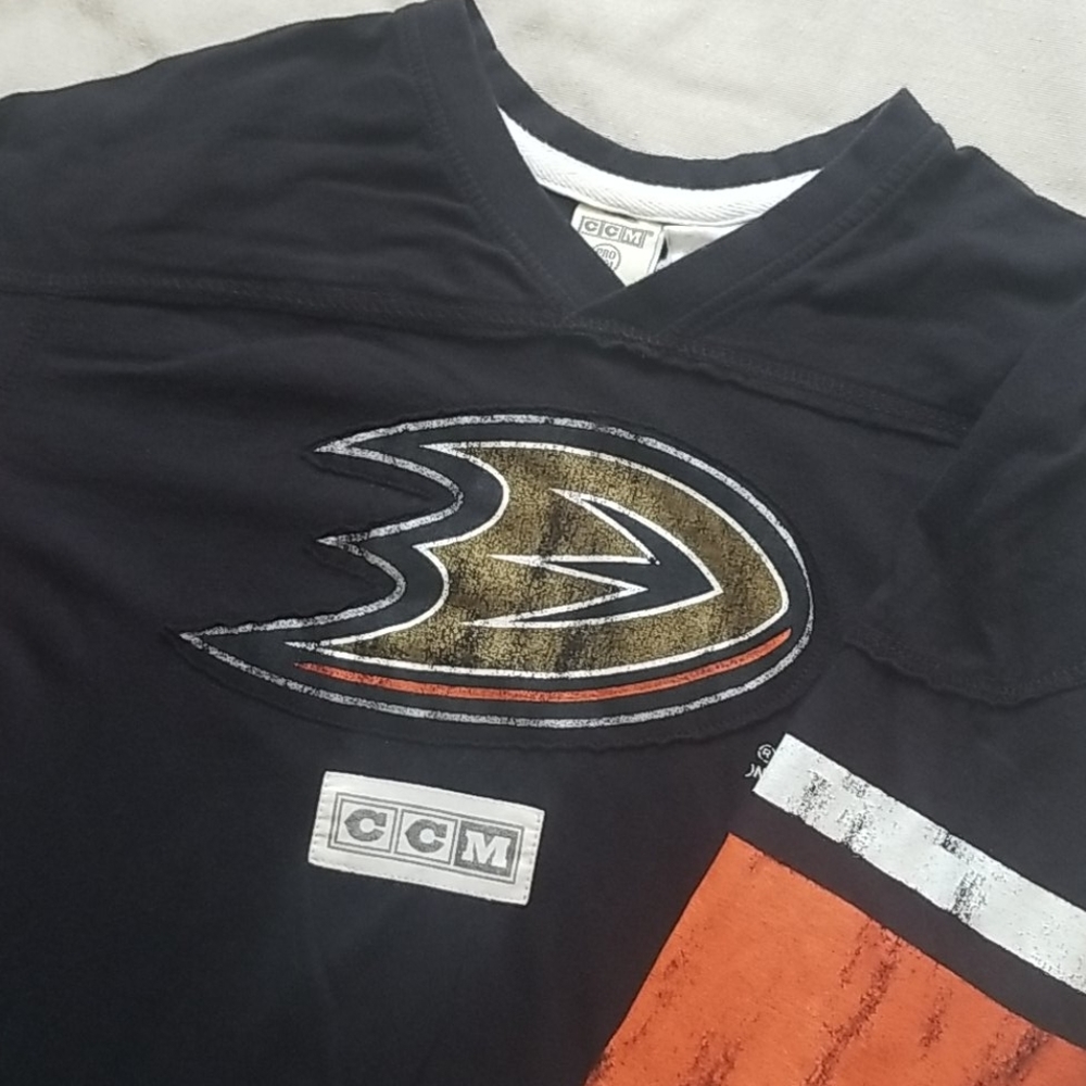 NHL Anaheim Ducks Long Sleeved Jersey Tee by CCM - Picture 4 of 13